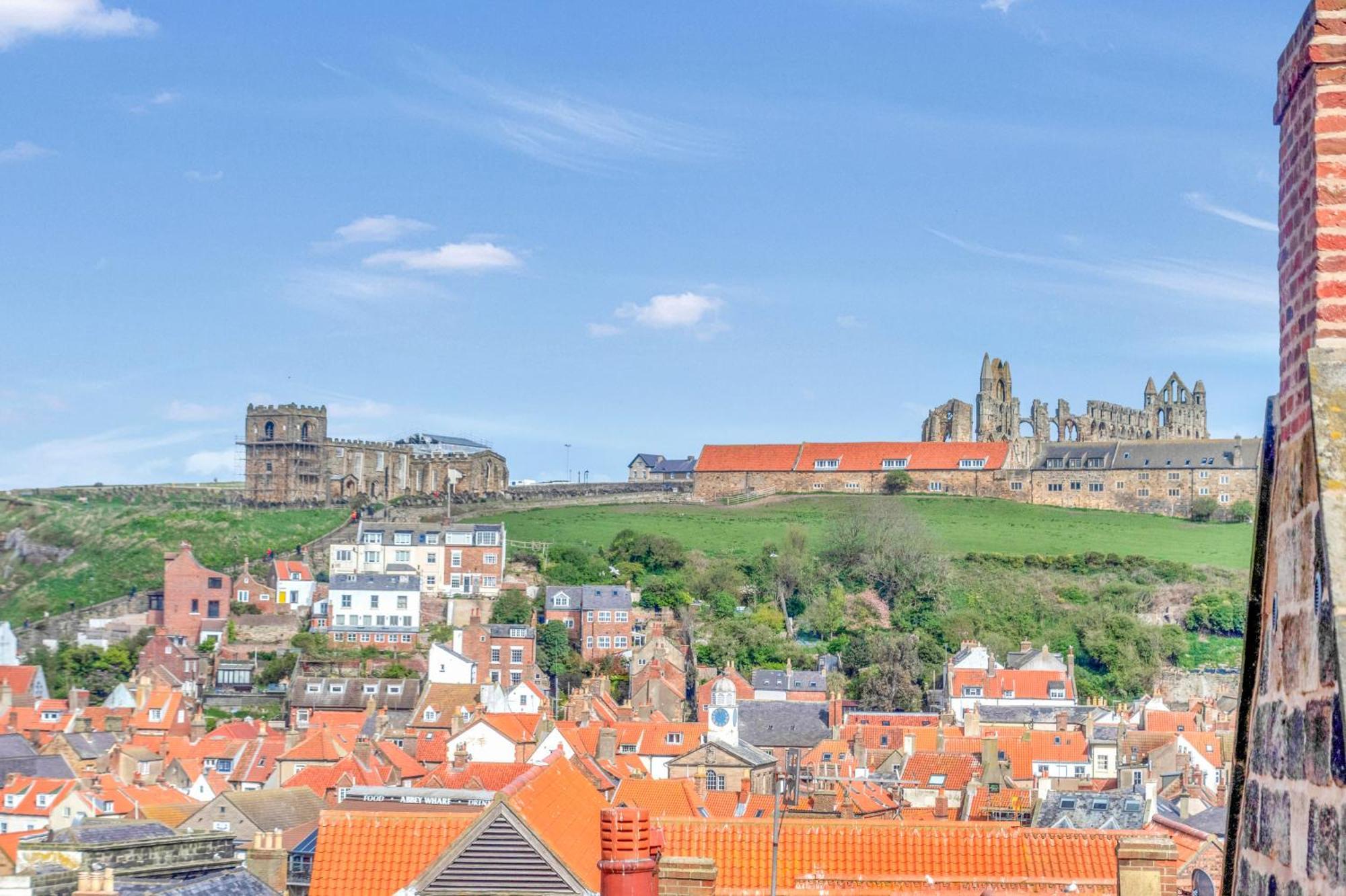 Adventure House - Whitby Villa ภายนอก รูปภาพ