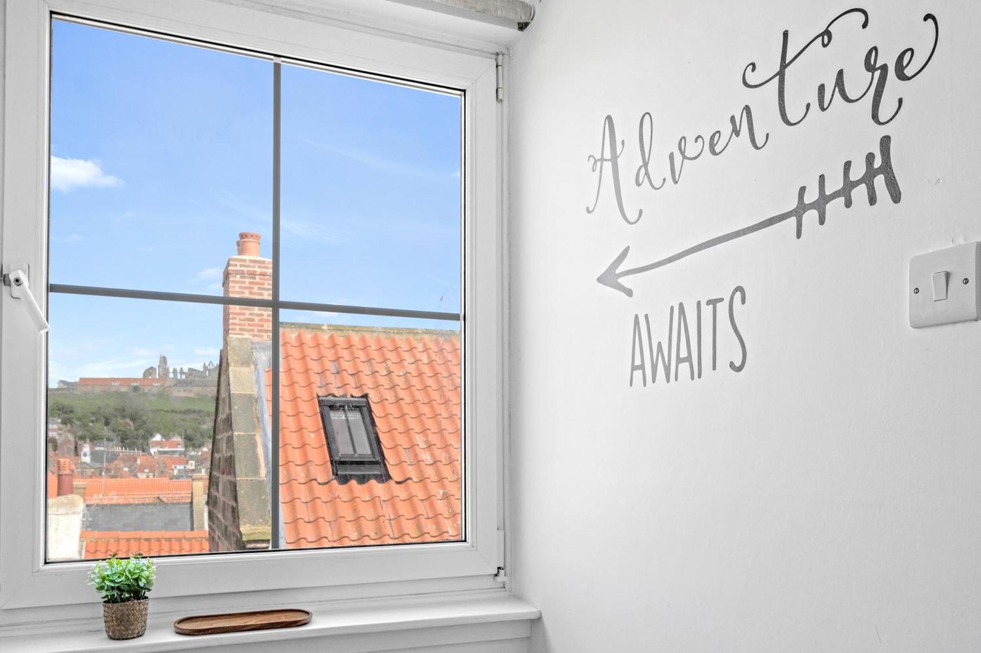 Adventure House - Whitby Villa ภายนอก รูปภาพ