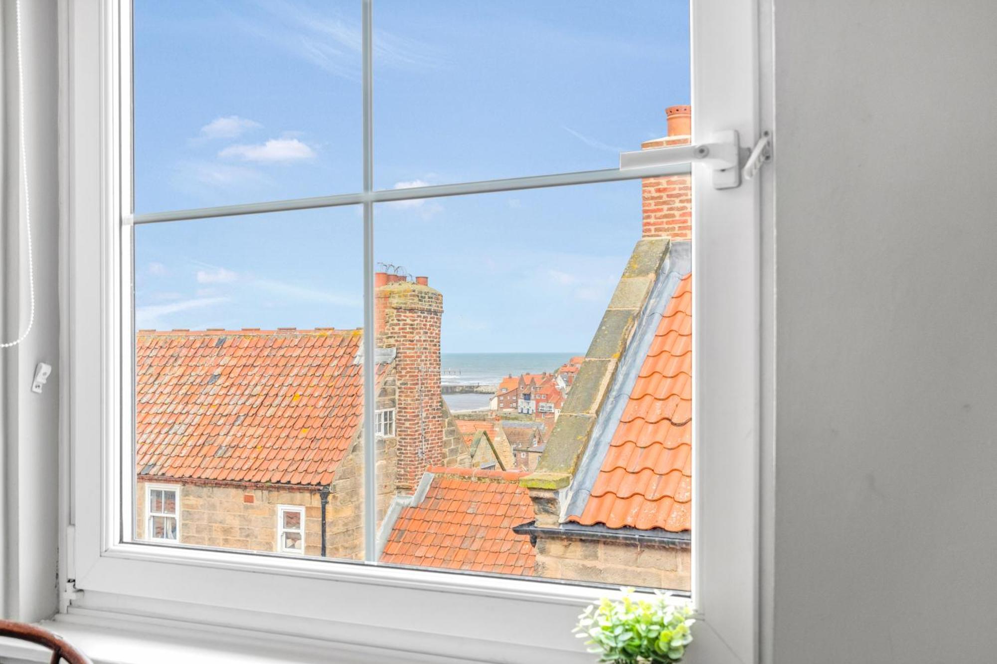 Adventure House - Whitby Villa ภายนอก รูปภาพ