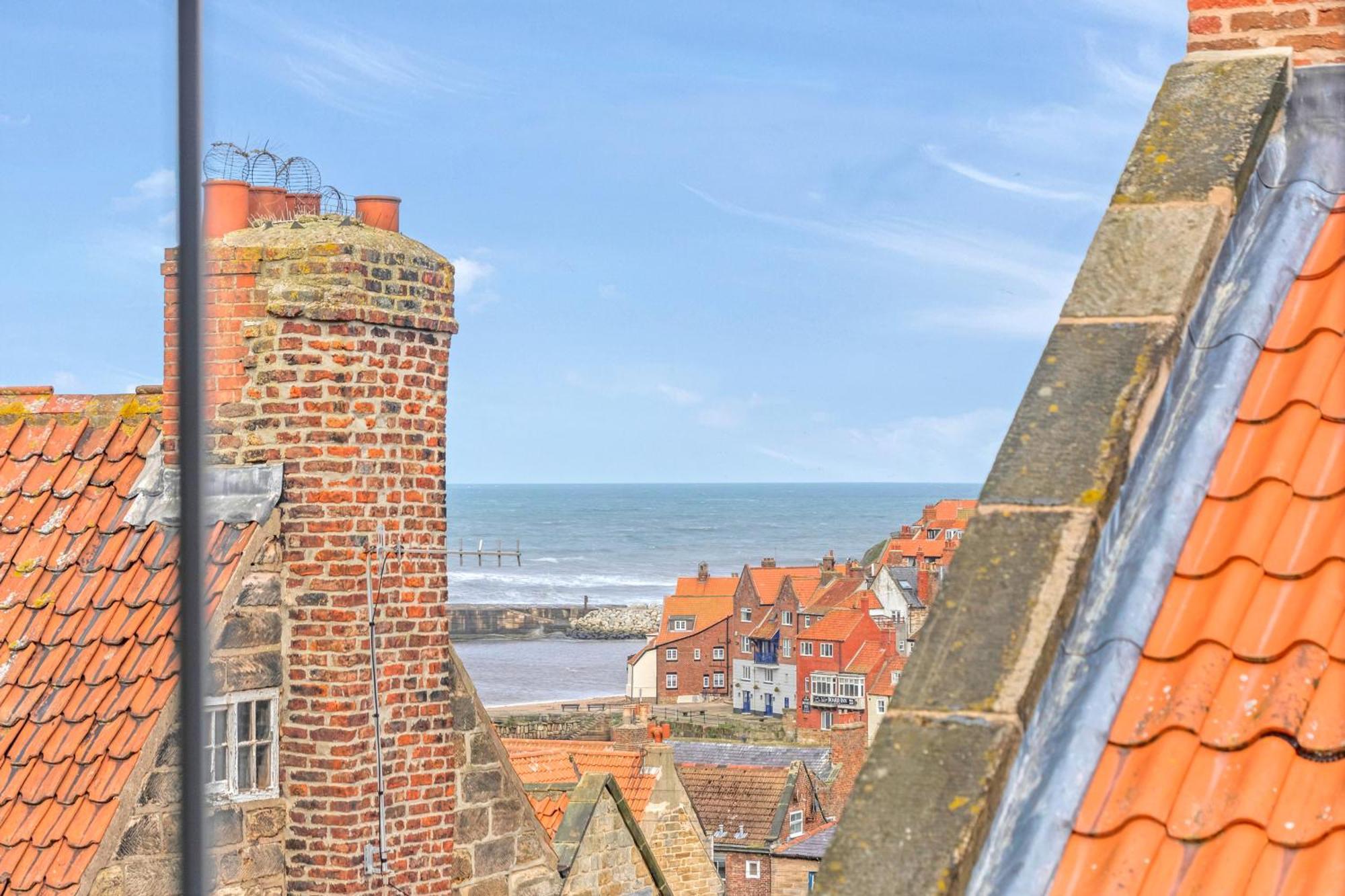 Adventure House - Whitby Villa ภายนอก รูปภาพ