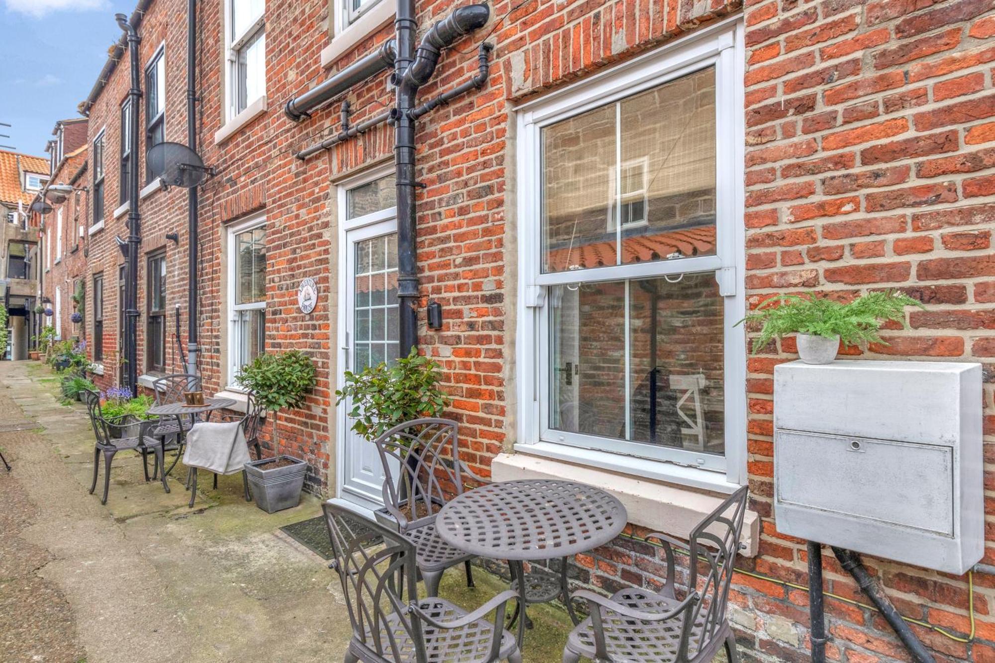 Adventure House - Whitby Villa ภายนอก รูปภาพ